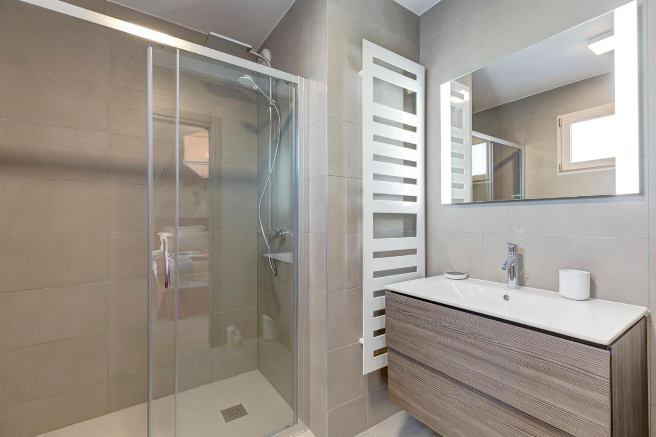 آنسي Serenity - 3 Bedroom Top Floor Apartment Parking & Lake View Terrace المظهر الخارجي الصورة